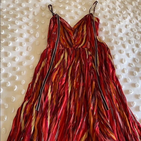 Gorgeous BCBGMAXAZRIA RUNWAY flowy silk dress - Picture 2 of 9